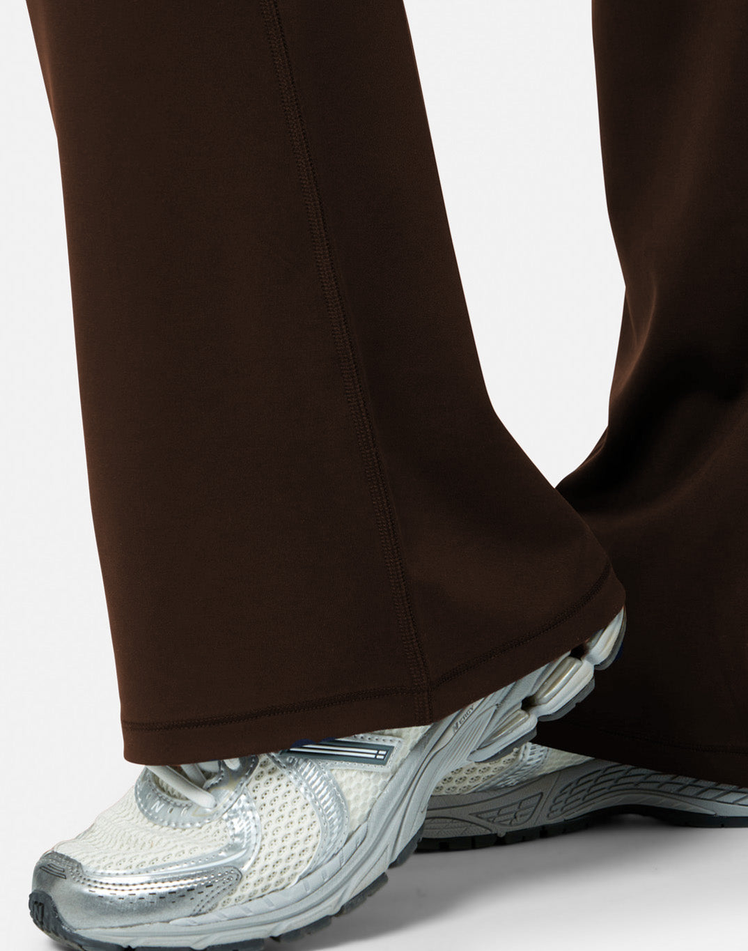 Soft-Motion Flare Legging in Mocha Bean