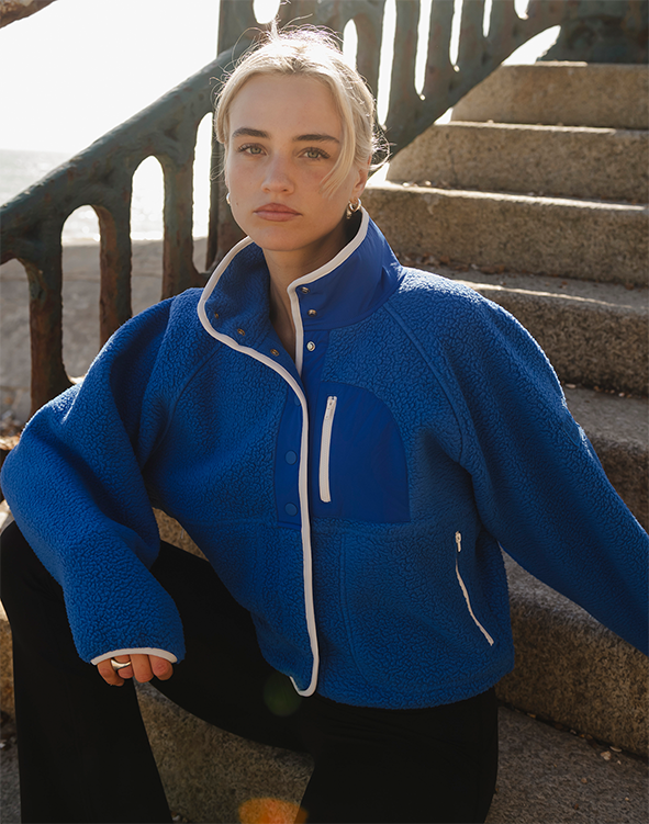 Horizon Layer Up Jacket in Azure Blue