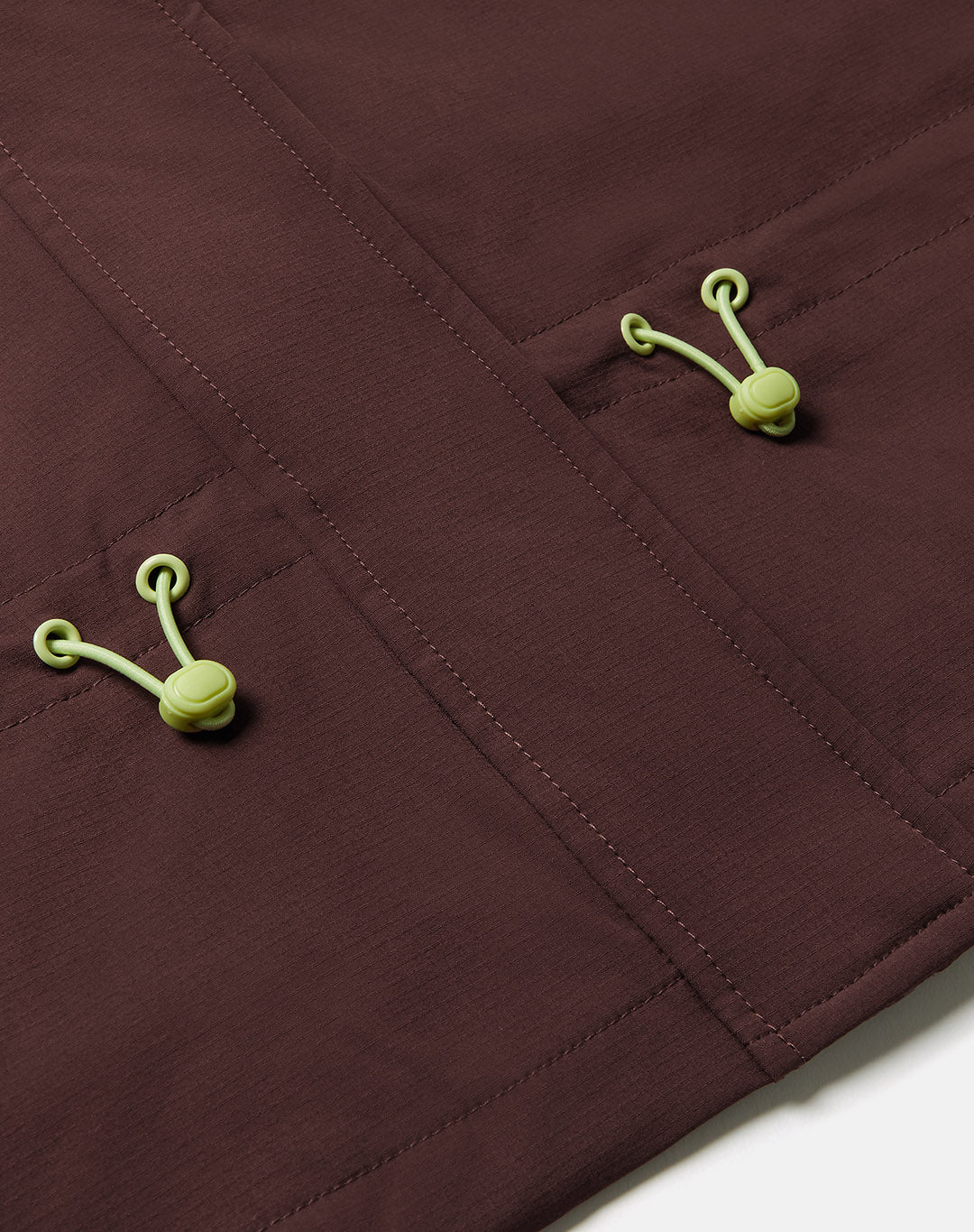 Cinch Windbreaker in Mocha Bean