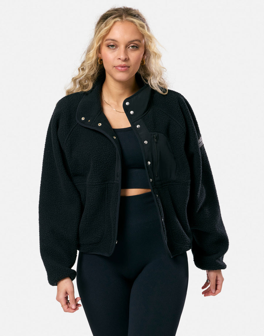 Horizon Layer Up Jacket in Black