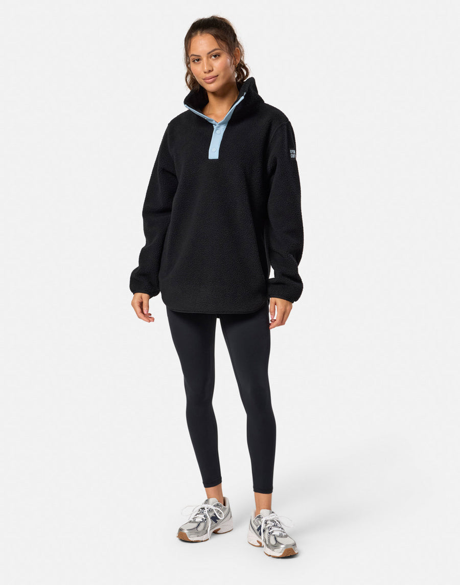 Horizion Longline Half Snap in Black