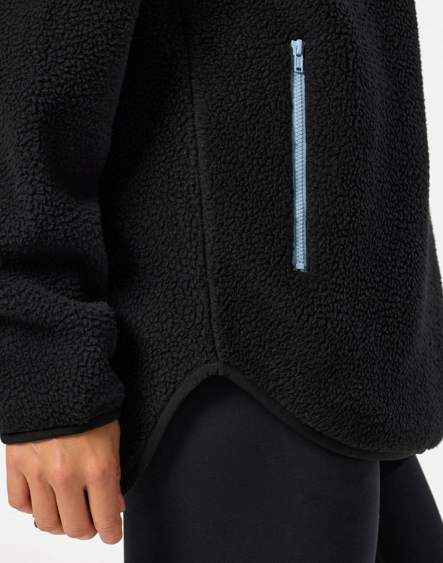 Horizion Longline Half Snap in Black