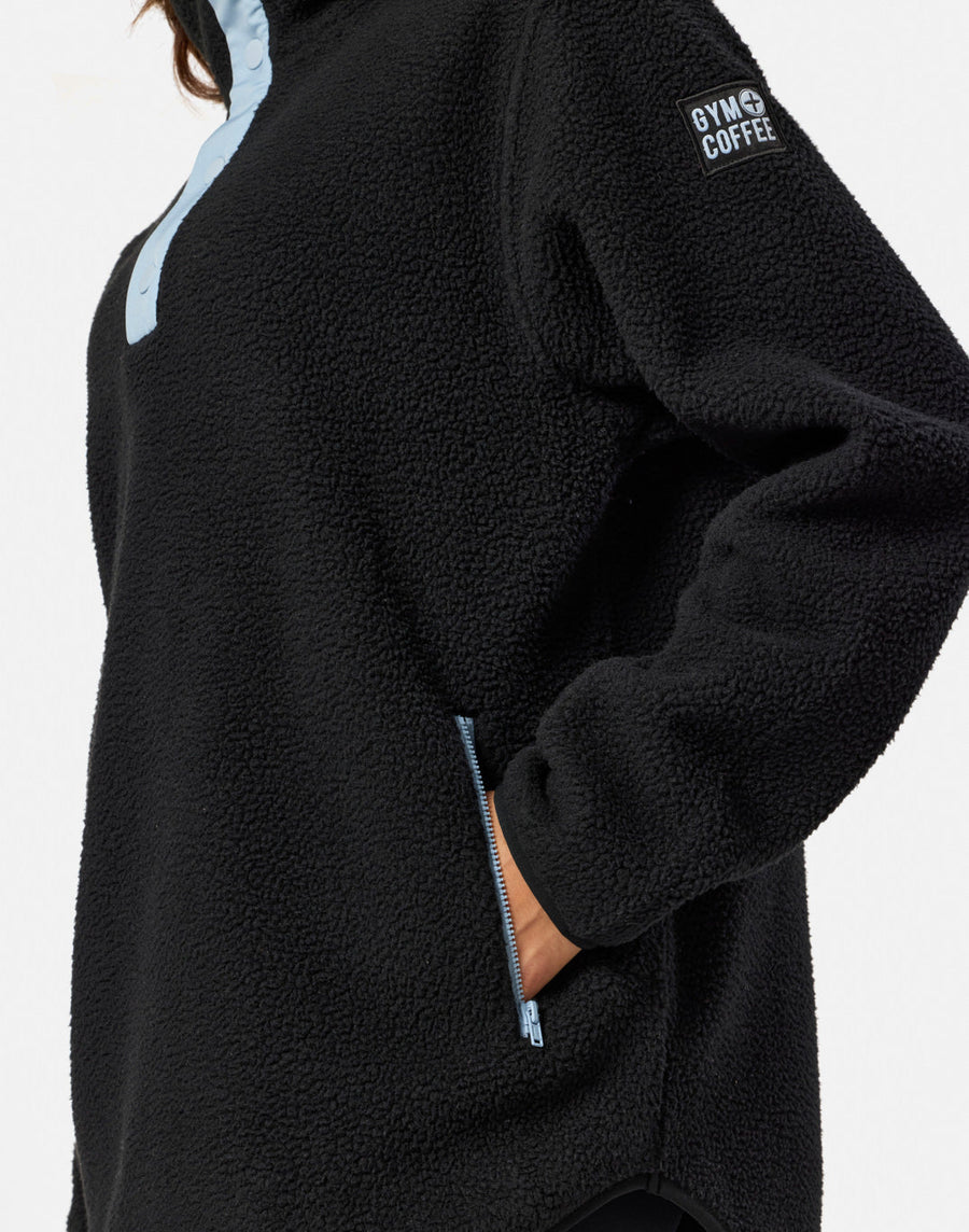 Horizion Longline Half Snap in Black