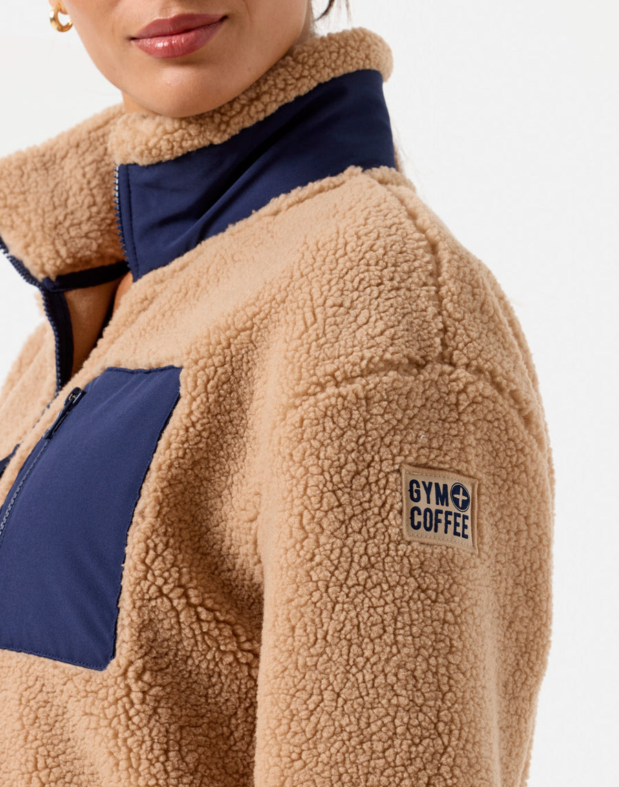 Industry Fleece Jacket in Sandstone