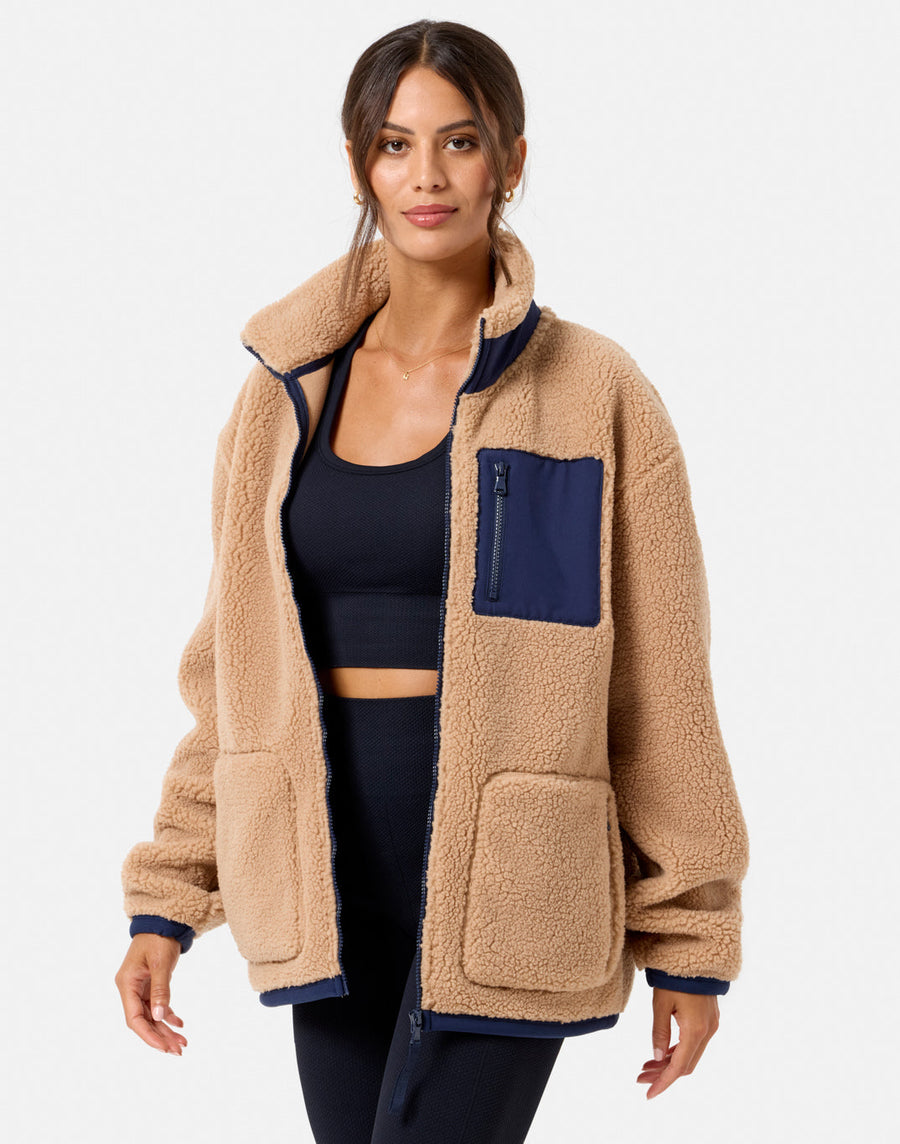 Industry Fleece Jacket in Sandstone