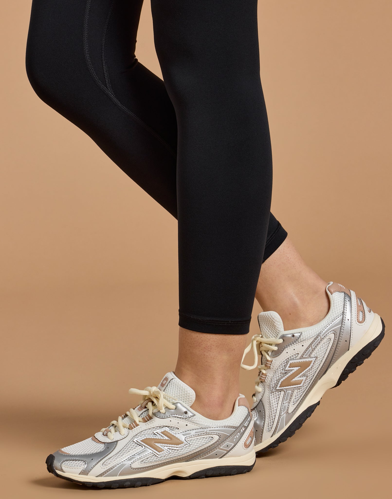 Soft-Motion 7/8 Legging in Black