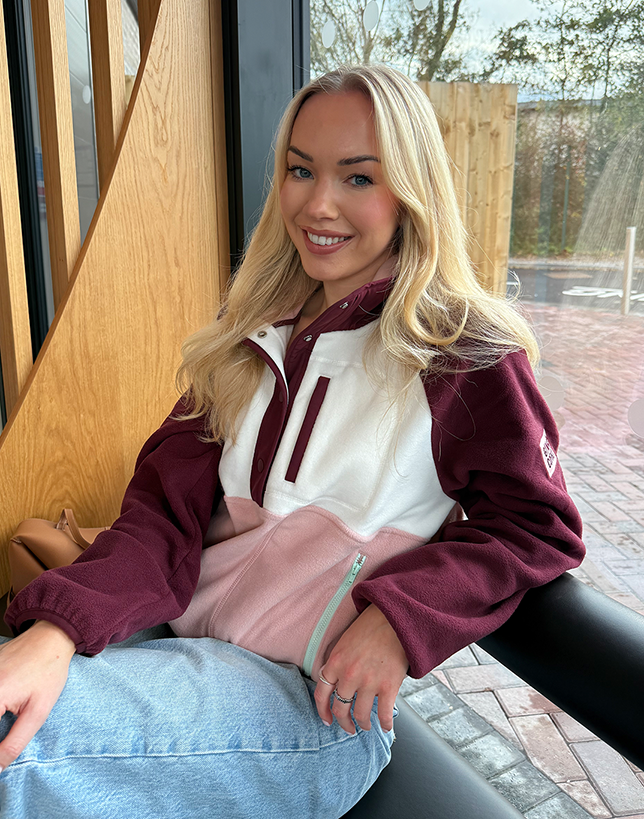 Snap Polar Fleece in Cherry Crush