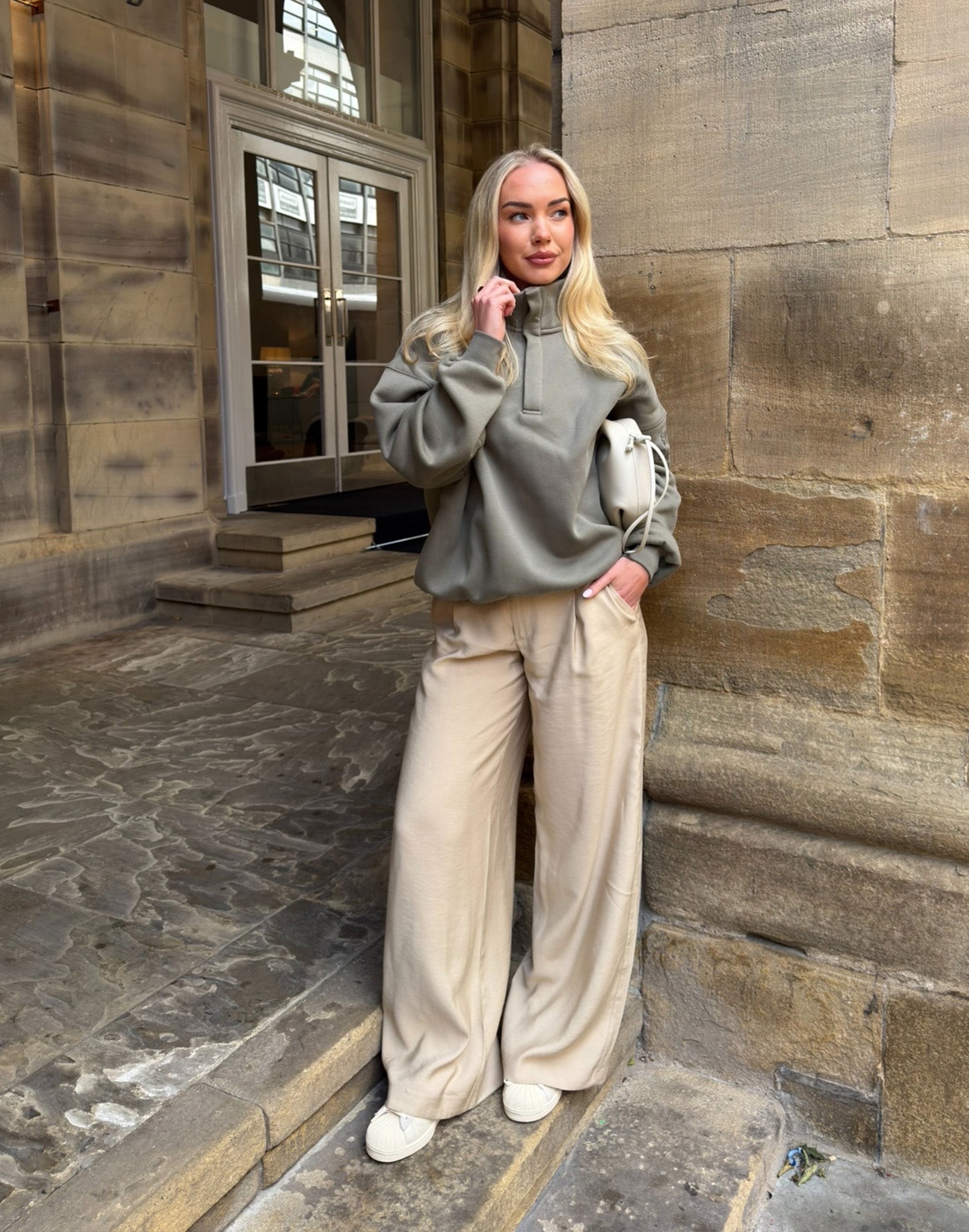 Snap Collar Sierra Sweatshirt in Olive